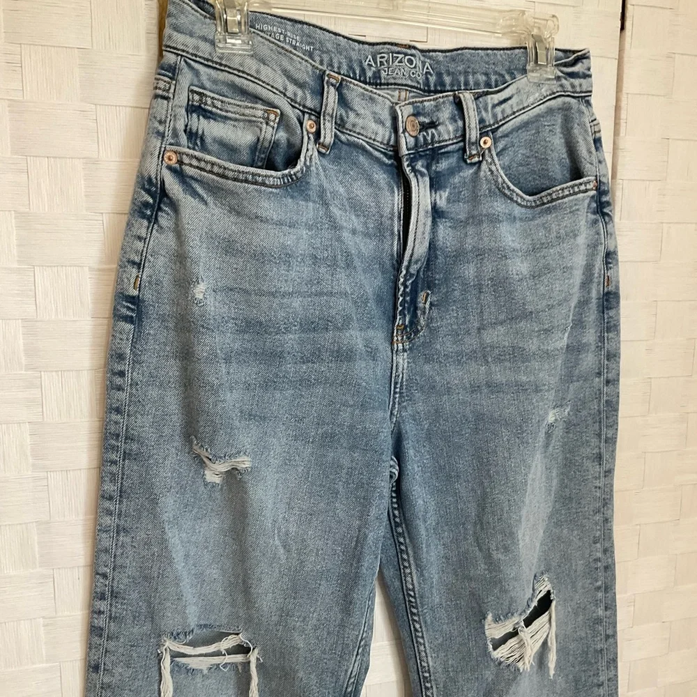 Arizona  Juniors size 9 Distressed Vintage Waist Blue Jeans - Picture 3 of 5
